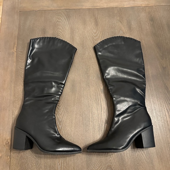 Shoes - Women's Black Boots Size‎ 7.5